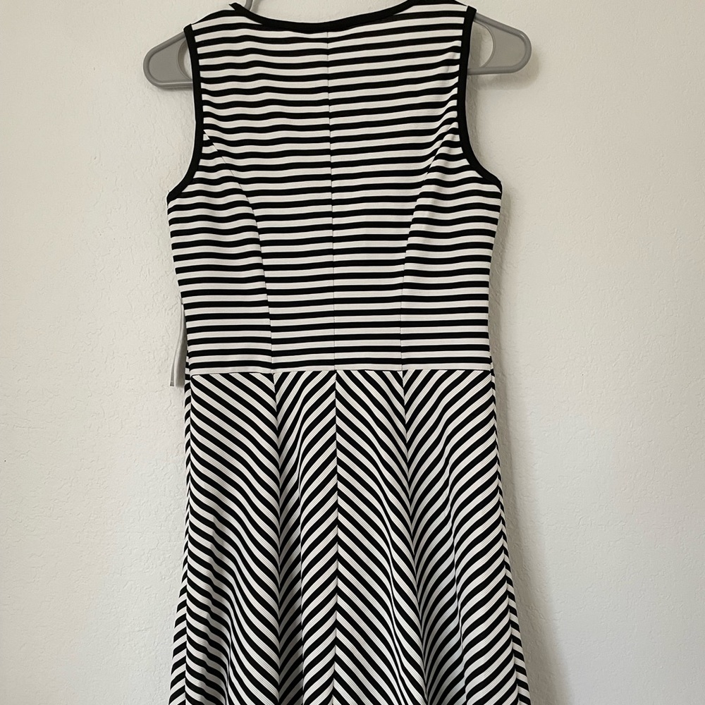 NWT New York & Co Black + White Striped Sleeveless Dress XS
